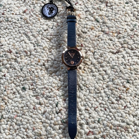 Versus Versace NWT rose gold blue leather watch - Picture 6 of 9